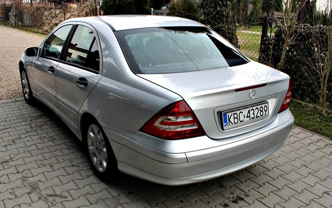 Mercedes-Benz Klasa C cena 19900 przebieg: 246600, rok produkcji 2006 z Pakość małe 211